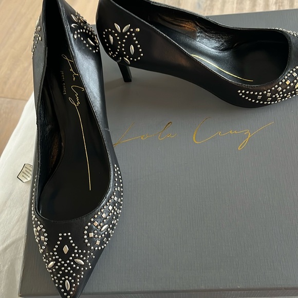 REVOLVE NWT Lola Cruz Black Pointy Toe Studded Pump Hot Dance FUN🌈 - Picture 5 of 8